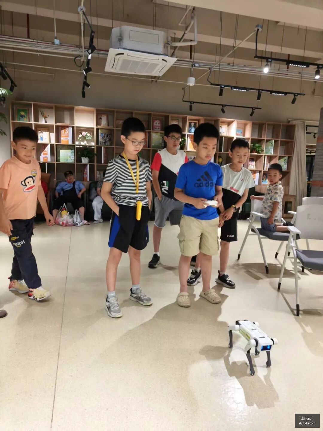 篮球场上冲,突瞬间,翟晓川怒斥,V体育vsport,V体育,vsport,体育平台,体育竞猜